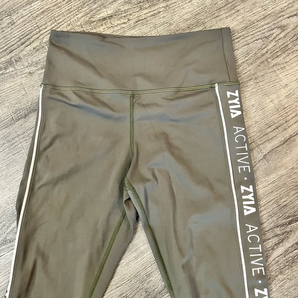 Zyia crop light n tight legging - size 4. Olive green in color. - Picture 3 of 6